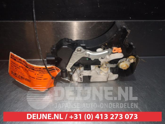 Mitsubishi Colt Deurslot Mechaniek 2Deurs rechts O279216