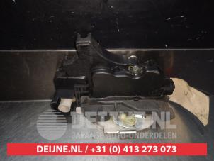 Mitsubishi Colt Türschlossmechanik 2-türig rechts O279216 foto 2