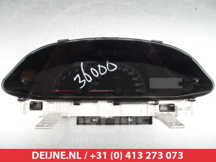 Toyota Yaris Tacho - Kombiinstrument KM O305165