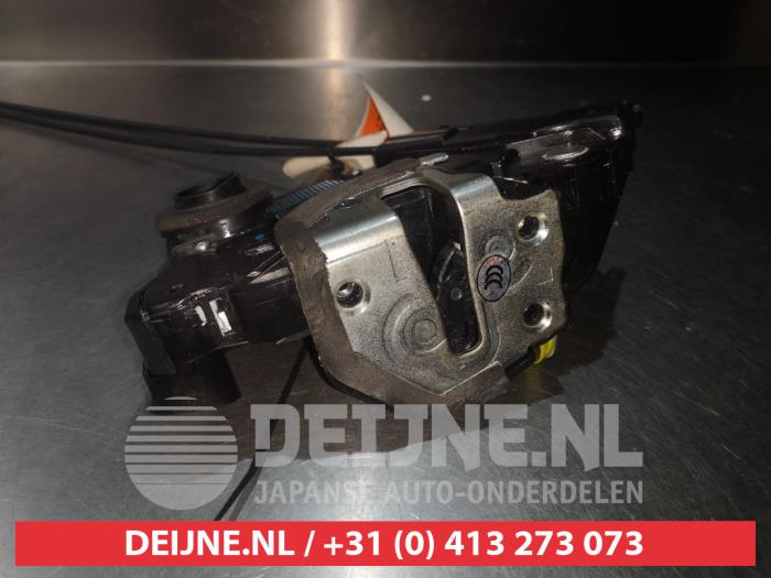 Toyota Prius Türschlossmechanik 4-türig links vorne O279842