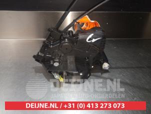 Toyota Prius Door lock mechanism 4-door, front left O279842 photo 3