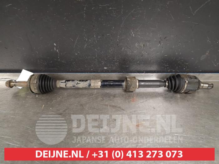 Toyota Auris Front drive shaft, right O320233
