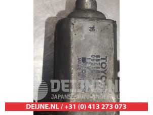 Toyota Landcruiser Ruitmechaniek 4Deurs rechts-achter O291726 foto 3