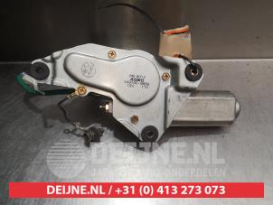 Mazda 323F Ruitenwissermotor achter O300934 foto 2