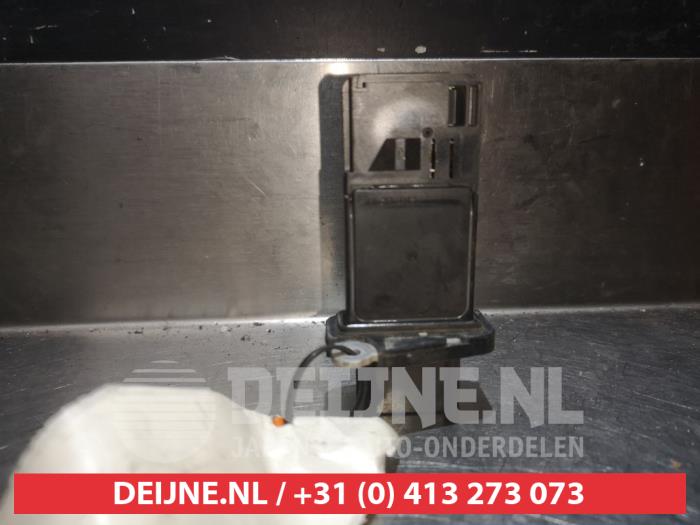 Nissan King Cab Luchthoeveelheidsmeter O342608