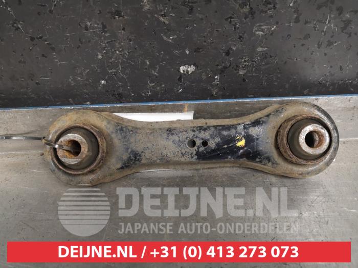 Mitsubishi Lancer Draagarm rechts-achter O384521