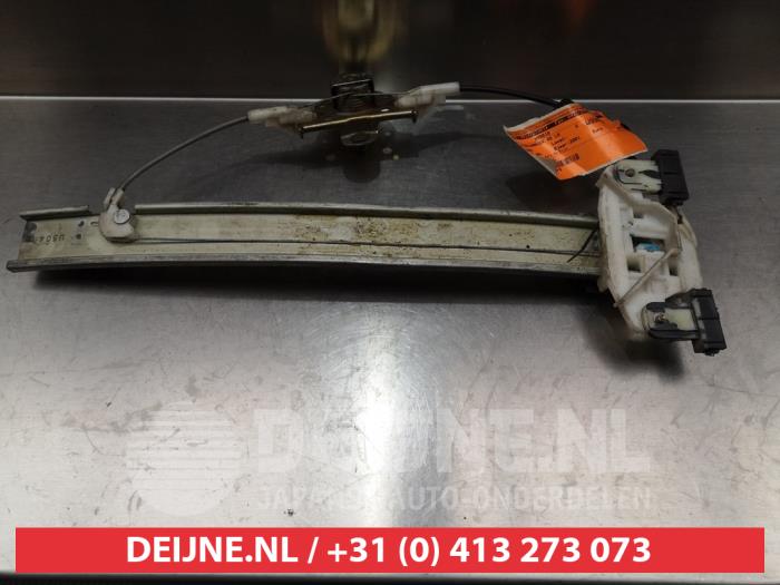 Hyundai Accent Rear door window mechanism 4-door, left O290318