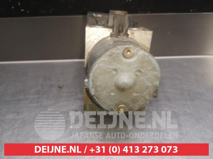 Gebruikte ABS Pomp Nissan Terrano II (R20/TR50) 2.7 TDi Prijs € 25,00 Margeregeling aangeboden door V.Deijne Jap.Auto-onderdelen BV