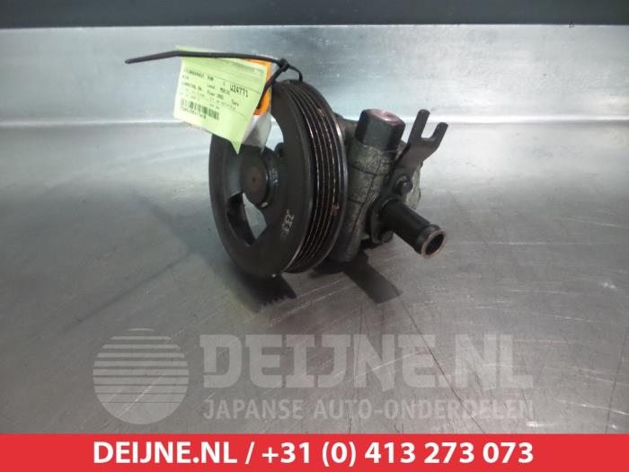 Gebruikte Pomp Servo Kia Carnival 2 (FIB/FLD) 2.9 HPDi 16V Prijs € 50,00 Margeregeling aangeboden door V.Deijne Jap.Auto-onderdelen BV