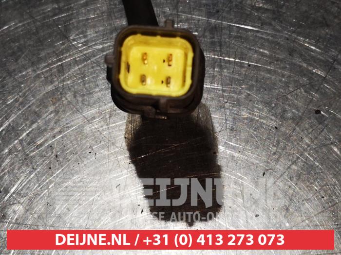 Lambda Sonde van een Kia Carens II (FJ) 1.8i 16V 2004