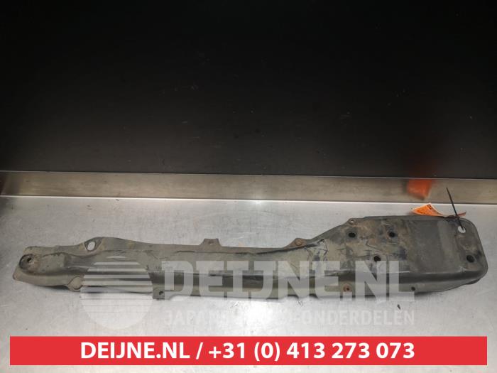 Gebruikte Drager vooras Toyota Corolla (E10) 1.6i 16V Prijs € 35,00 Margeregeling aangeboden door V.Deijne Jap.Auto-onderdelen BV
