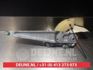 Toyota Starlet Ruitmechaniek 4Deurs links-achter O290887 foto 2