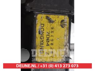 Daewoo Nubira Ruitmechaniek 4Deurs links-achter O290608 foto 2