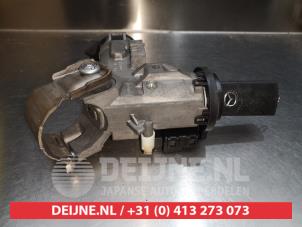 Mazda 2 Ignition lock + key O334649 photo 2