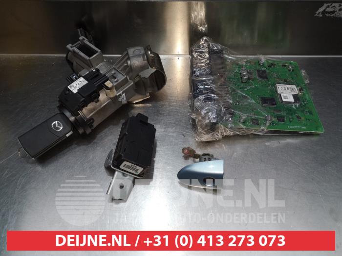 Mazda 2 Kontaktslot+Sleutel O334650