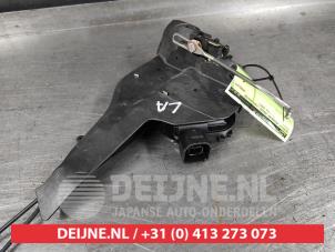Toyota Rav-4 Deurslot Mechaniek 4Deurs links-achter O280586 foto 2
