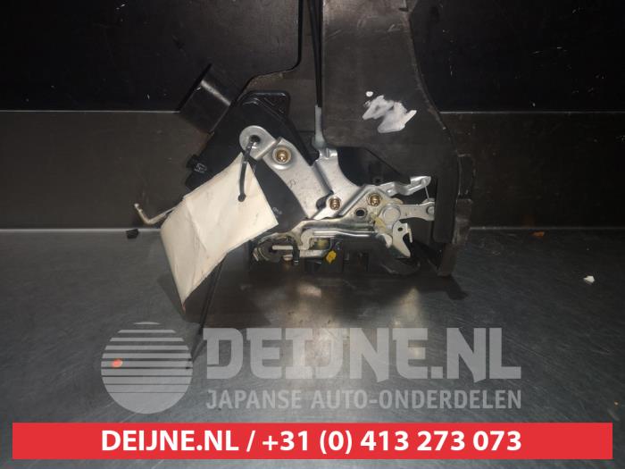 Toyota Rav-4 Deurslot Mechaniek 4Deurs rechts-achter O281878