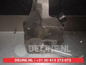 Toyota Rav-4 Deurslot Mechaniek 4Deurs rechts-achter O281878 foto 2
