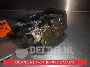 Toyota Rav-4 Deurslot Mechaniek 4Deurs rechts-achter O281878 foto 3