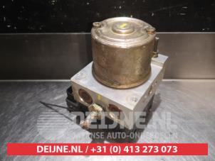 Mitsubishi Space Runner ABS pump O338042 photo 3