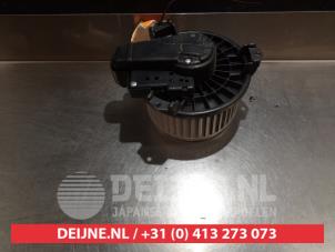 Toyota Verso-S Kachel Ventilatiemotor O367487 foto 2