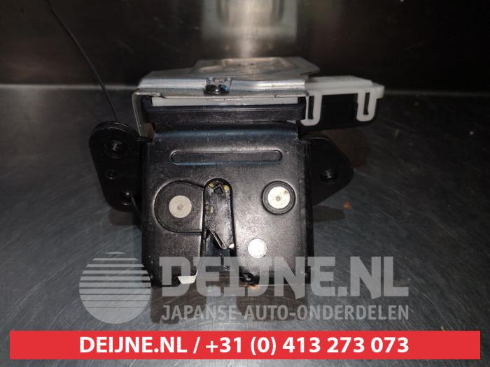 Mazda 3 Tailgate lock mechanism O296749