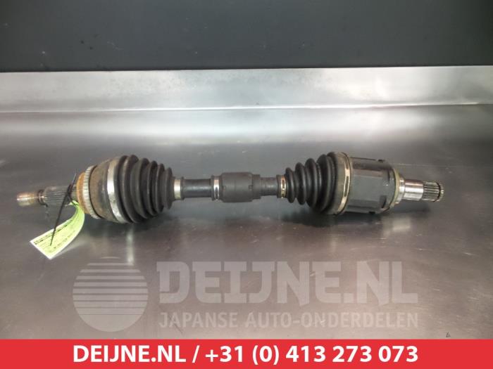 Toyota Avensis Verso Antriebswelle links vorne O318671