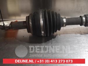 Toyota Avensis Verso Aandrijfas rechts-voor O320148 foto 2