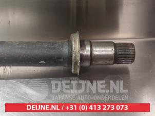 Toyota Avensis Verso Aandrijfas rechts-voor O320148 foto 4