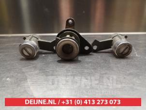 Chevrolet Nubira Slotenset Cilinder (compleet) O277671 foto 2
