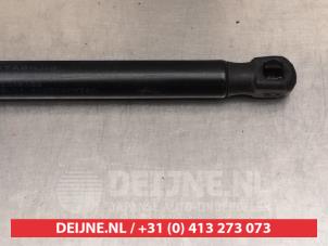 Suzuki SX-4 Gasdemper rechts-achter O295341 foto 2