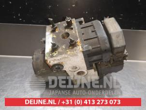 Nissan King Cab ABS pump O337630 photo 4