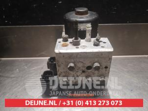 Lexus IS ABS pump O337948 photo 4