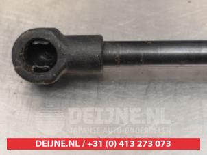 Toyota Yaris Rear gas strut, left O294496 photo 3
