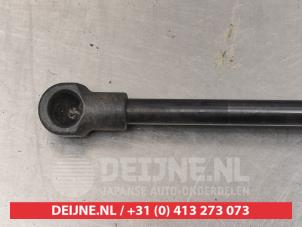 Toyota Prius Gasdemper rechts-achter O295416 foto 2