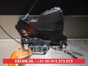 Daihatsu Sirion Door lock mechanism 4-door, front left O279756 photo 2