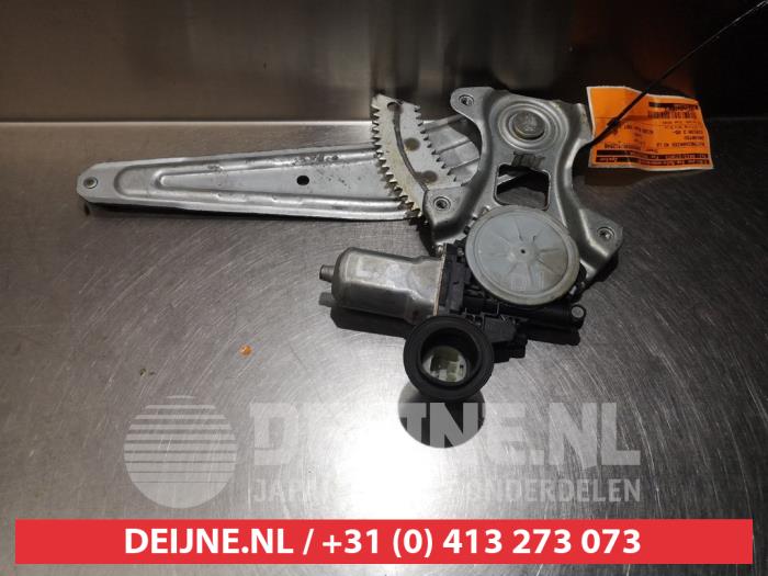 Daihatsu Sirion Ruitmechaniek 4Deurs links-achter O290788