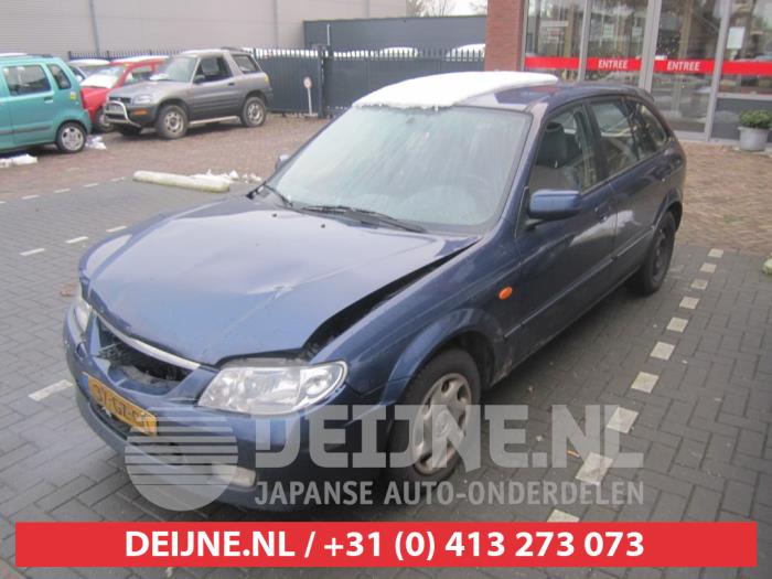 Mazda 323 Tür 4-türig links vorne O272099