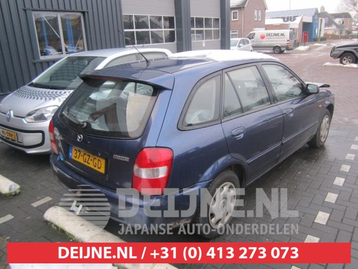 Mazda 323 Tür 4-türig rechts hinten O285947