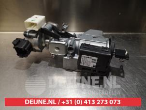 Suzuki Swift Ignition lock + key O335803 photo 2