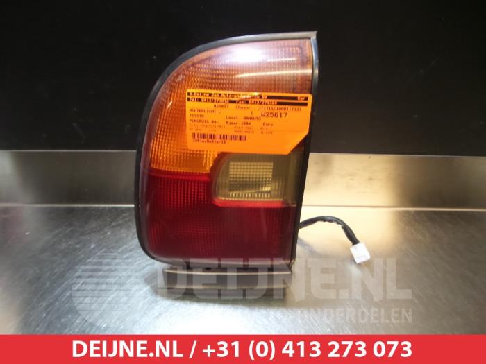 Toyota Funcruiser Achterlicht links O298644
