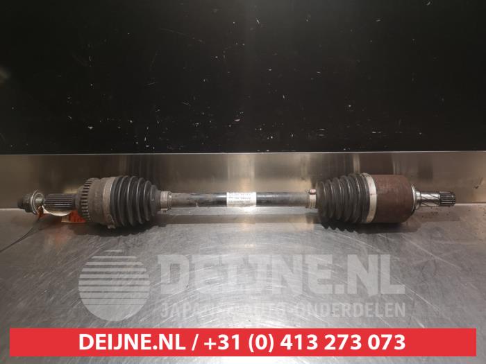 Suzuki Swift Antriebswelle links vorne O318492