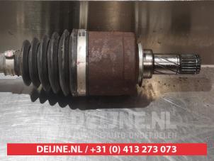 Suzuki Swift Aandrijfas links-voor O318492 foto 3