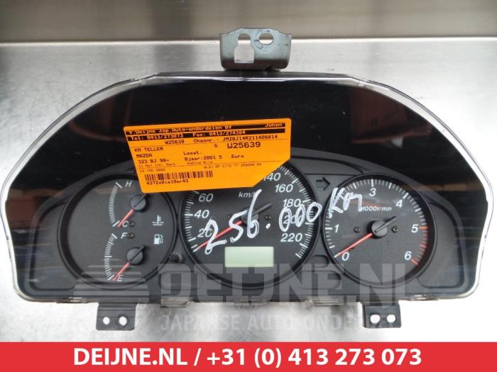 Mazda 323 Kilometerteller KM O304087