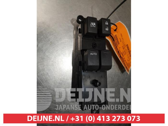 Suzuki Swift Combischakelaar ramen O312353