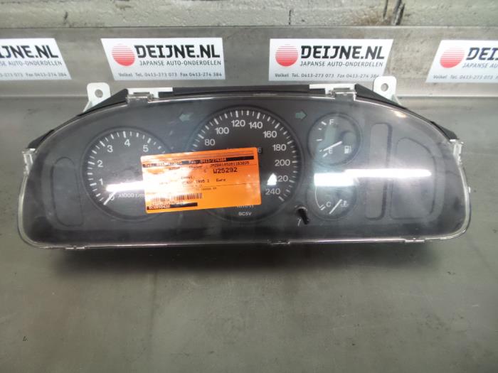 Mazda 323F Tacho - Kombiinstrument KM O304083
