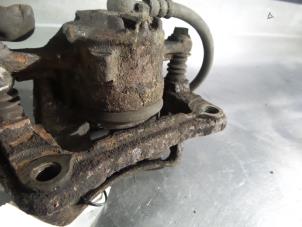 Mitsubishi Carisma Bremszange rechts vorne O326468 foto 2