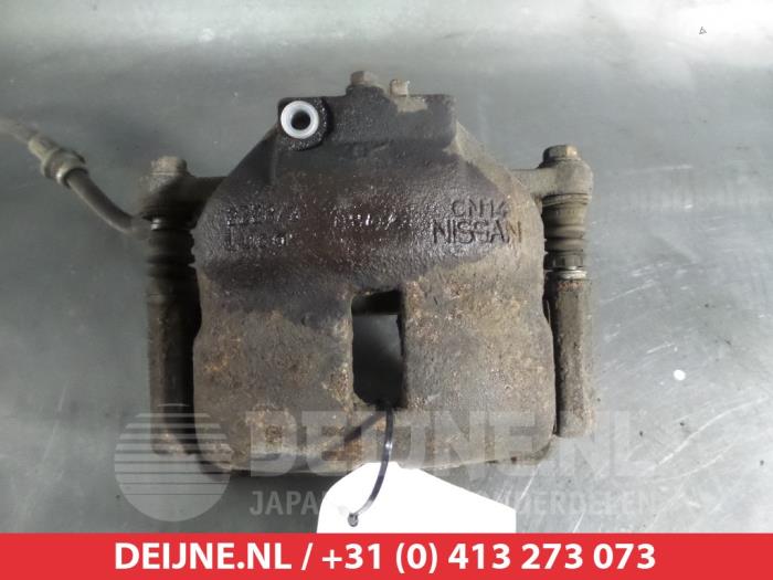 Nissan Primera Remklauw (Tang) rechts-voor O326108
