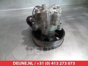 Gebruikte Stuurpomp Kia Carens III (FG) 2.0 CRDI VGT 16V Prijs € 50,00 Margeregeling aangeboden door V.Deijne Jap.Auto-onderdelen BV