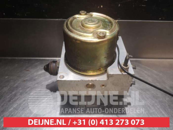 Gebruikte ABS Pomp Mazda Premacy 2.0 DiTD 16V Prijs € 50,00 Margeregeling aangeboden door V.Deijne Jap.Auto-onderdelen BV